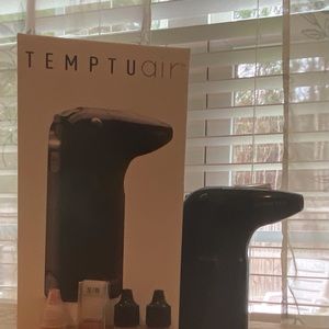 Temptu Air Airbrush Makeup Device